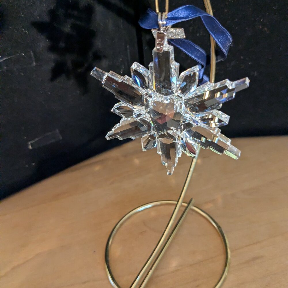 2006 Swarovski Snowflake Ornament - Picture 3 of 6